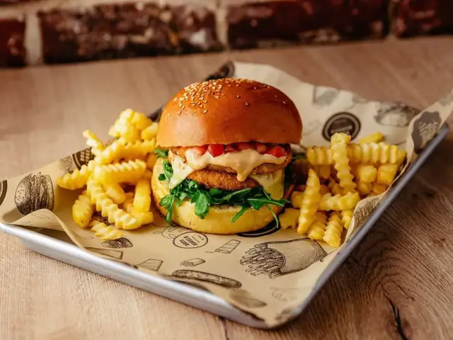 Bro's Burger'nin yemek ve ambiyans fotoğrafları 1