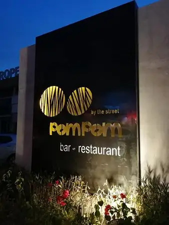 Pom Pom Bar & Restaurant Food Photo 1