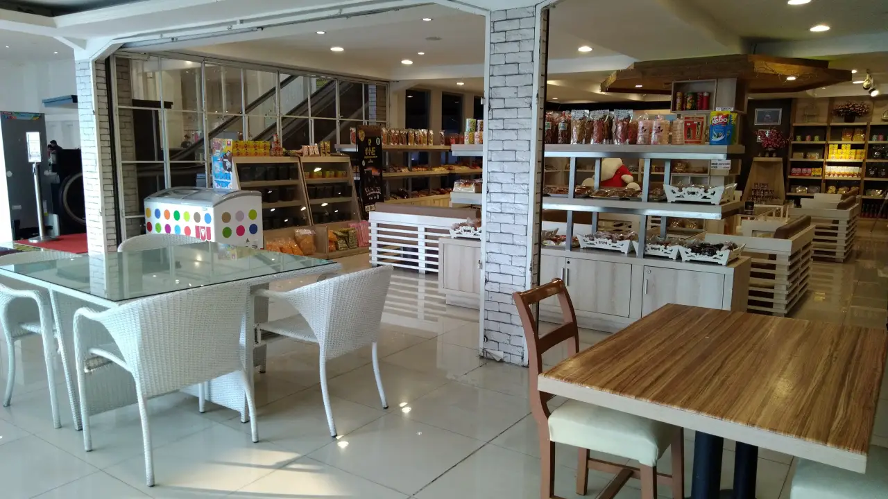 Gambar Makanan Brasco Cafe & Bakery 1