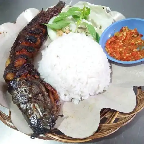Gambar Makanan Warung Makan Bude Hj. Nur, Senopati 12