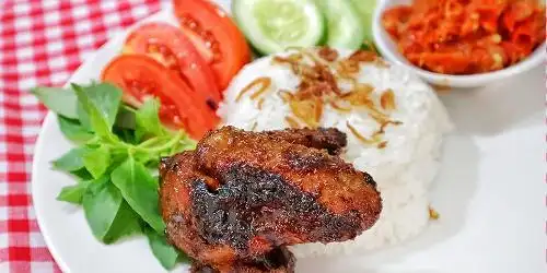 Ayam Bakar dan Soto Ayam Pak Nggandul