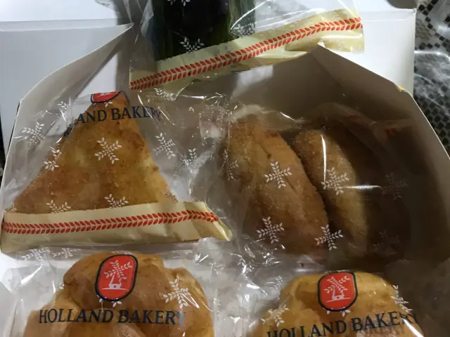 Gambar Makanan Holland Bakery 8