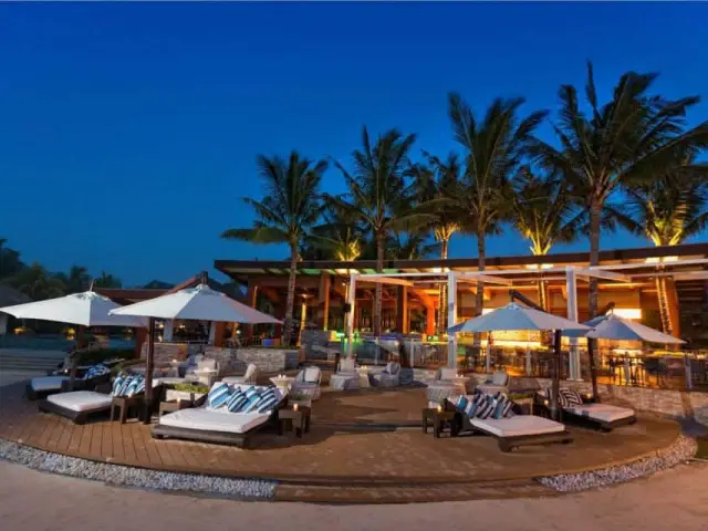 Azure Beach Club - Crimson Resort and Spa Mactan Food Photo 6