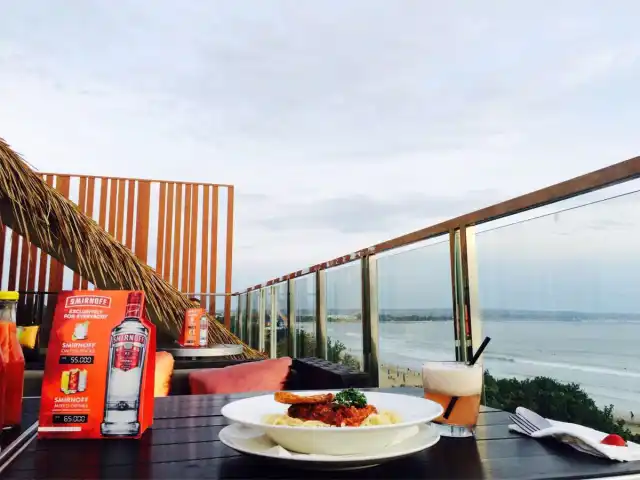 Gambar Makanan Seasky Rooftop - Citadines 10