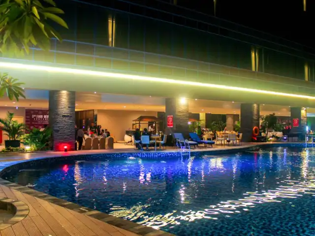 Gambar Makanan Aquamarine Pool & Bar 2