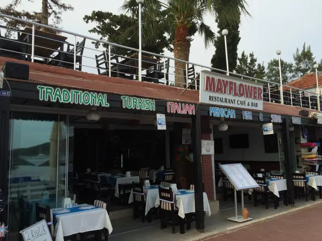 Mayflower Restaurant Cafe Bar'nin yemek ve ambiyans fotoğrafları 3