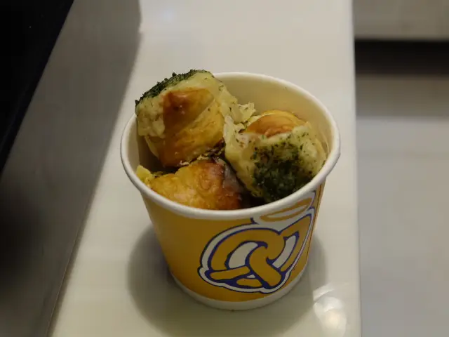 Gambar Makanan Auntie Anne's 4