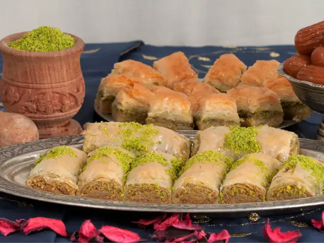 Pürtat Baklava & Kadayıf'nin yemek ve ambiyans fotoğrafları 1