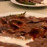 Tarihi Iskender Kebapcisi'nin yemek ve ambiyans fotoğrafları 3