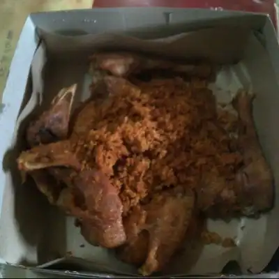 Ayam Goreng Mbok Berek Pugeran