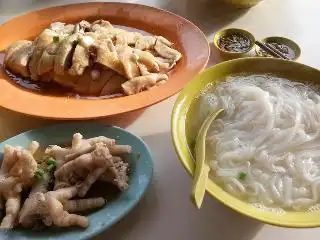 Aunty's Chee Cheong Fun Yong Tau Fu Food Photo 1