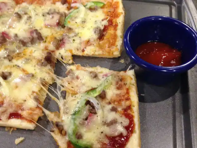 Gambar Makanan Pizza Pazzo 11