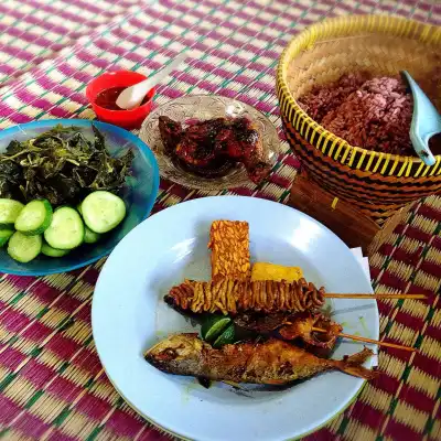 Saung Timbel Punclut "Sederhana"