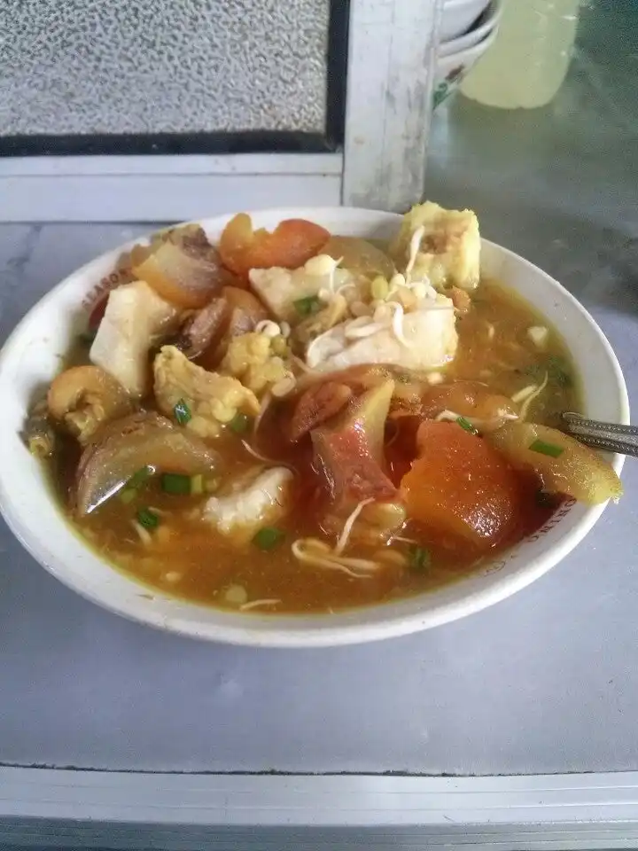 lontong kikil pasar pucuk