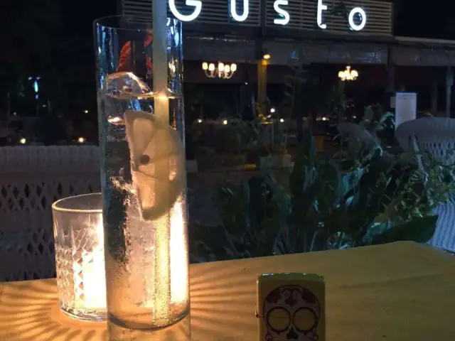 Gusto Lounge'nin yemek ve ambiyans fotoğrafları 16