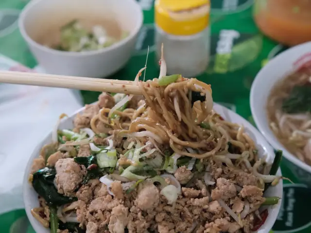 Gambar Makanan Mie Ayam Bangka Angit 7