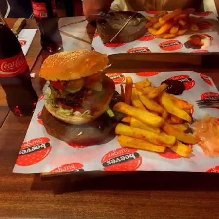 Beeves Burger'nin yemek ve ambiyans fotoğrafları 9