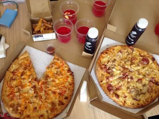 Gambar Makanan Domino Pizza 8