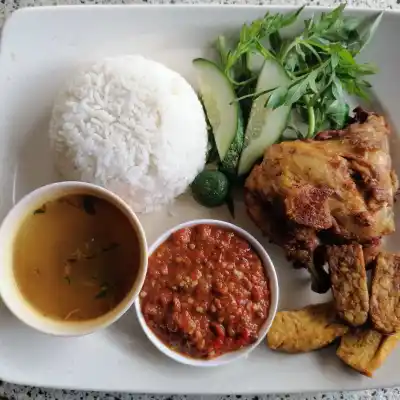 GERAI NASI AYAM ISTIMEWA