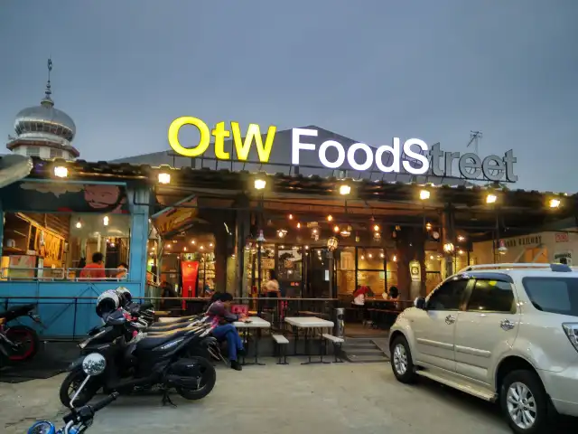 Gambar Makanan OTW Food Street 2