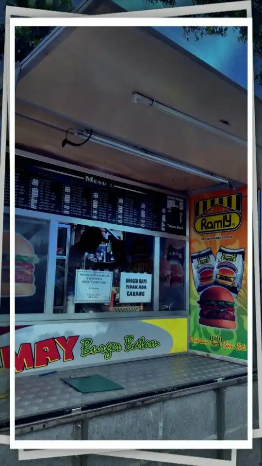 Gambar Makanan Ramly Burger Stall @Tiban Center Batam 7