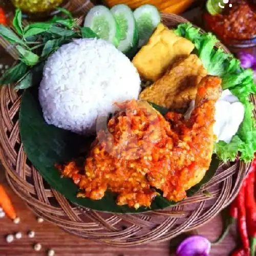 Gambar Makanan Ayam Geprek Lezato 9