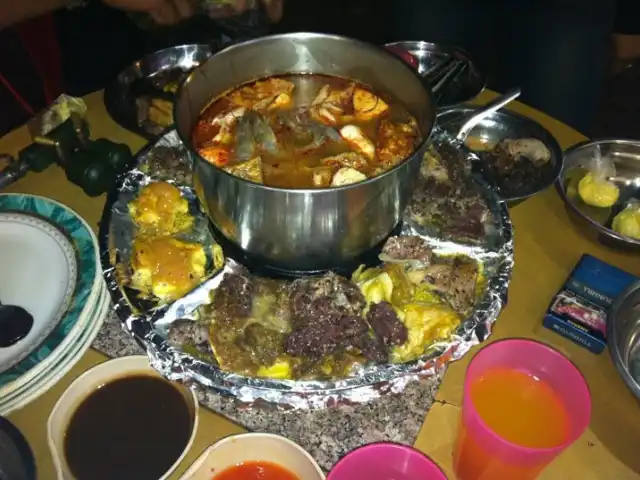 Malay Steamboat And Bbq Food Photo 2
