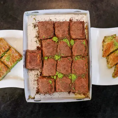 Bahadır Baklava & Çiğ Köfte