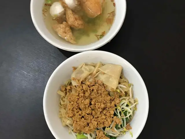 Gambar Makanan Bakmi Aliang Gg. 14 11