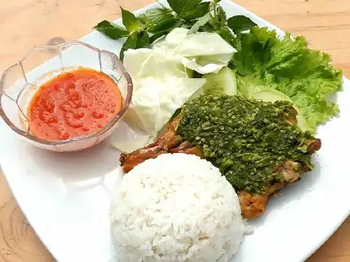 Ayam Penyet Sambal Ijo Kang Ramadhan