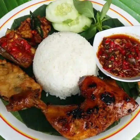 Gambar Makanan Ayam Bakar Ayam Penyet Wong Solo, Lamprit 1