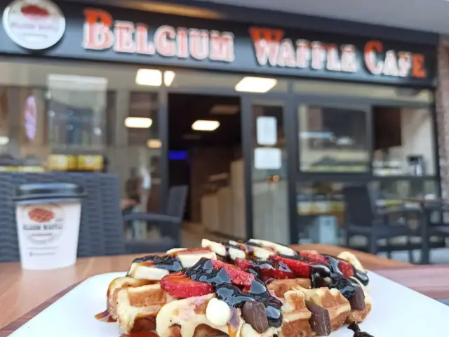 Belgium Waffle Cafe'nin yemek ve ambiyans fotoğrafları 9