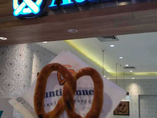 Gambar Makanan Auntie Anne's 8