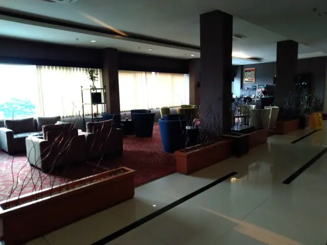 Gambar Makanan Lobby Lounge - Salak Padjadjaran Hotel 5