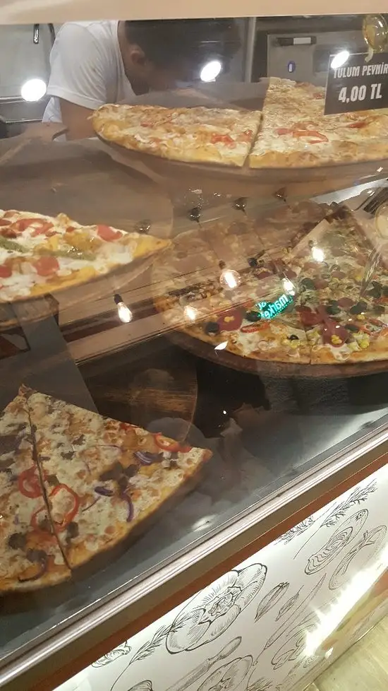 Rotto Pizzera'nin yemek ve ambiyans fotoğrafları 71