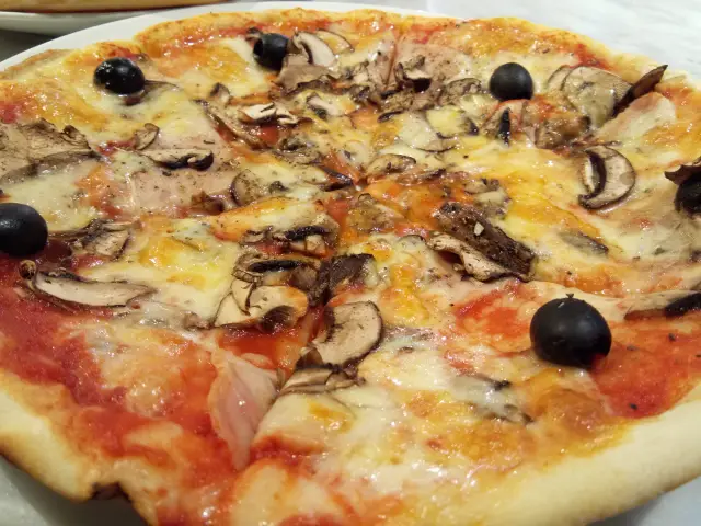 Gambar Makanan Pizza Marzano 18