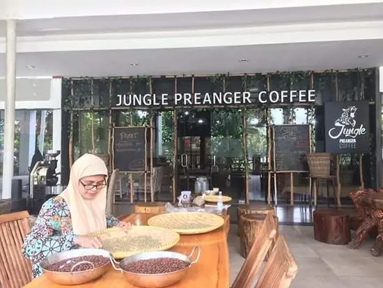 Gambar Makanan Jungle Preanger Coffee 9