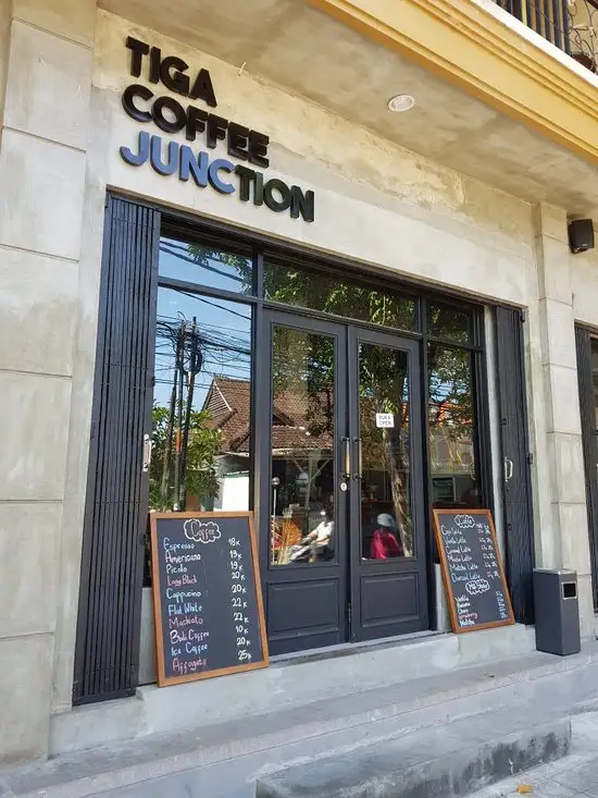 Tiga Coffee Junction