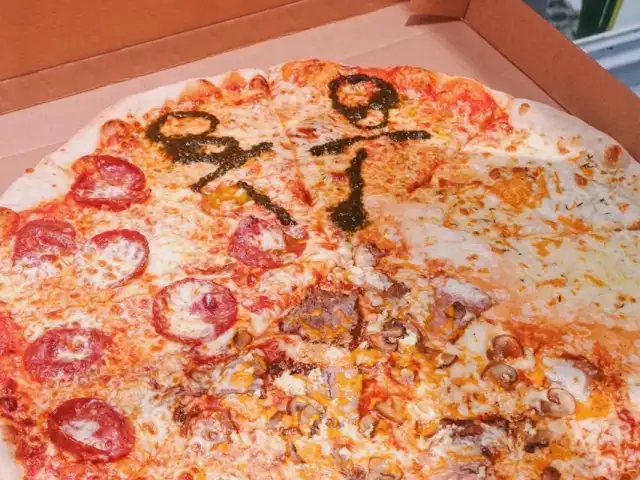 Gambar Makanan One Eight Pizza Joint 20