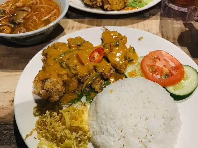 Aroi Thai Food Photo 11