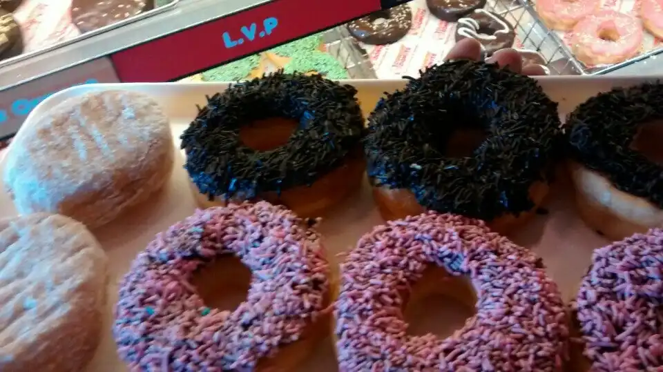 DUNKIN' DONUTS