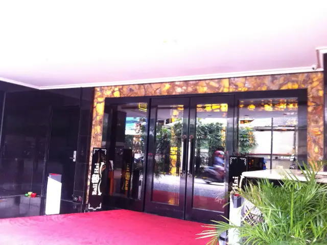 Gambar Makanan Club Deluxe - Menara Peninsula Hotel 2