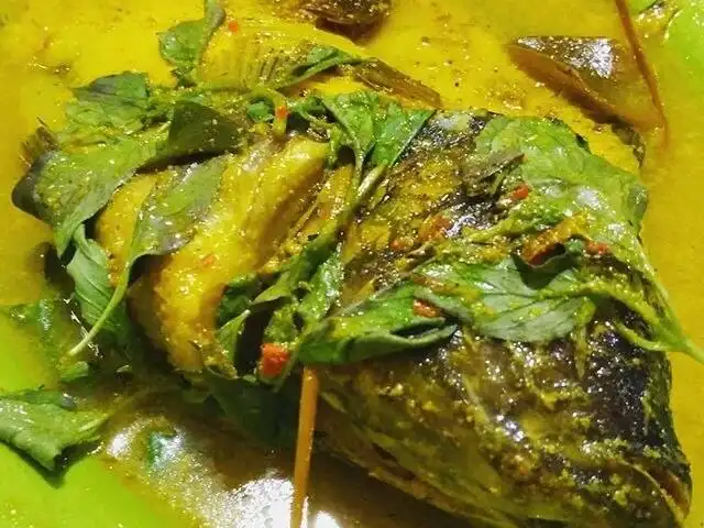 Gambar Makanan Gule Kepala Ikan Mas Agus 12