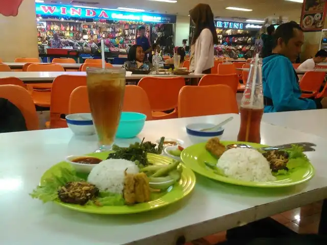 Gambar Makanan Food Court Pasar Baru Trade Center 16