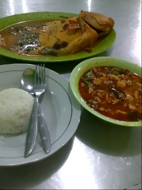 Gambar Makanan Gule Kepala Ikan Mas Agus 2