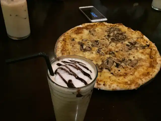 Gambar Makanan Warung PePe Wood Fired Pizza & Pasta 15