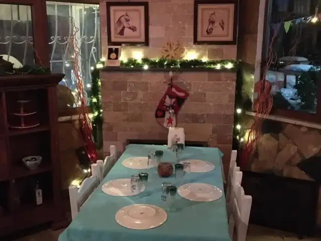 Aramızda Kalsın Mangal & Restaurant'nin yemek ve ambiyans fotoğrafları 4