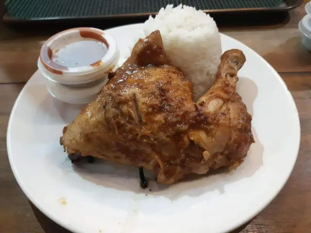 Eduardo's Peri-Peri Flame-Grilled Chicken Food Photo 5