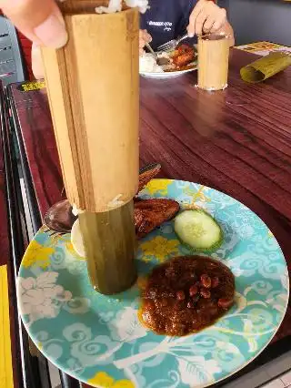 WAN PATIN TEMPOYAK