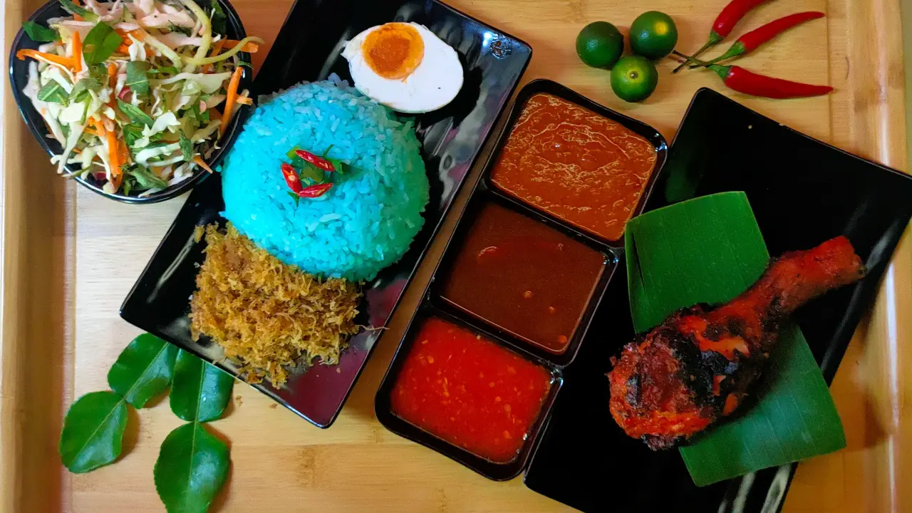 Nasi Kerabu Tumis Kok Lanas